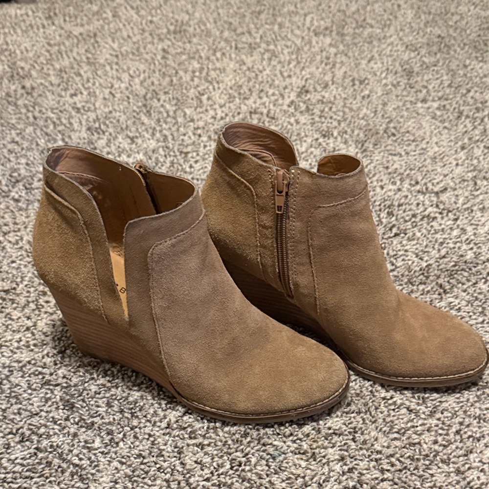Lucky Brand Tan Suede Wedge Boots